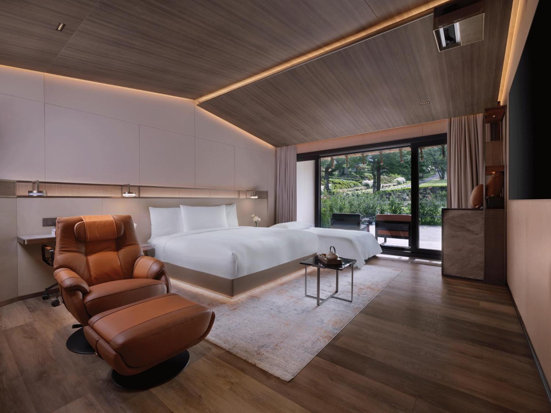 Hotel Amber Pure Hill & Jeju