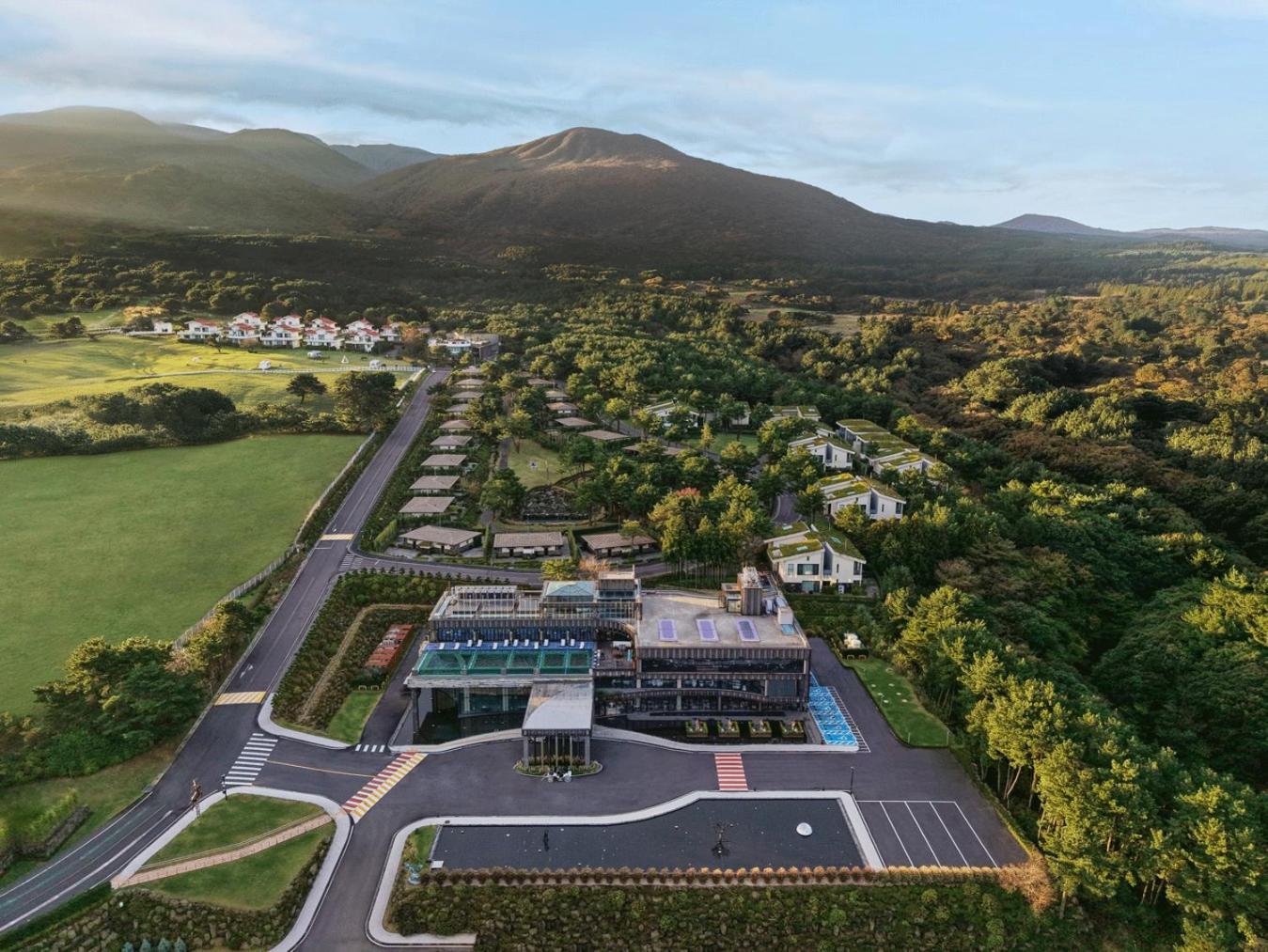 Amber Pure Hill & 5* Jeju