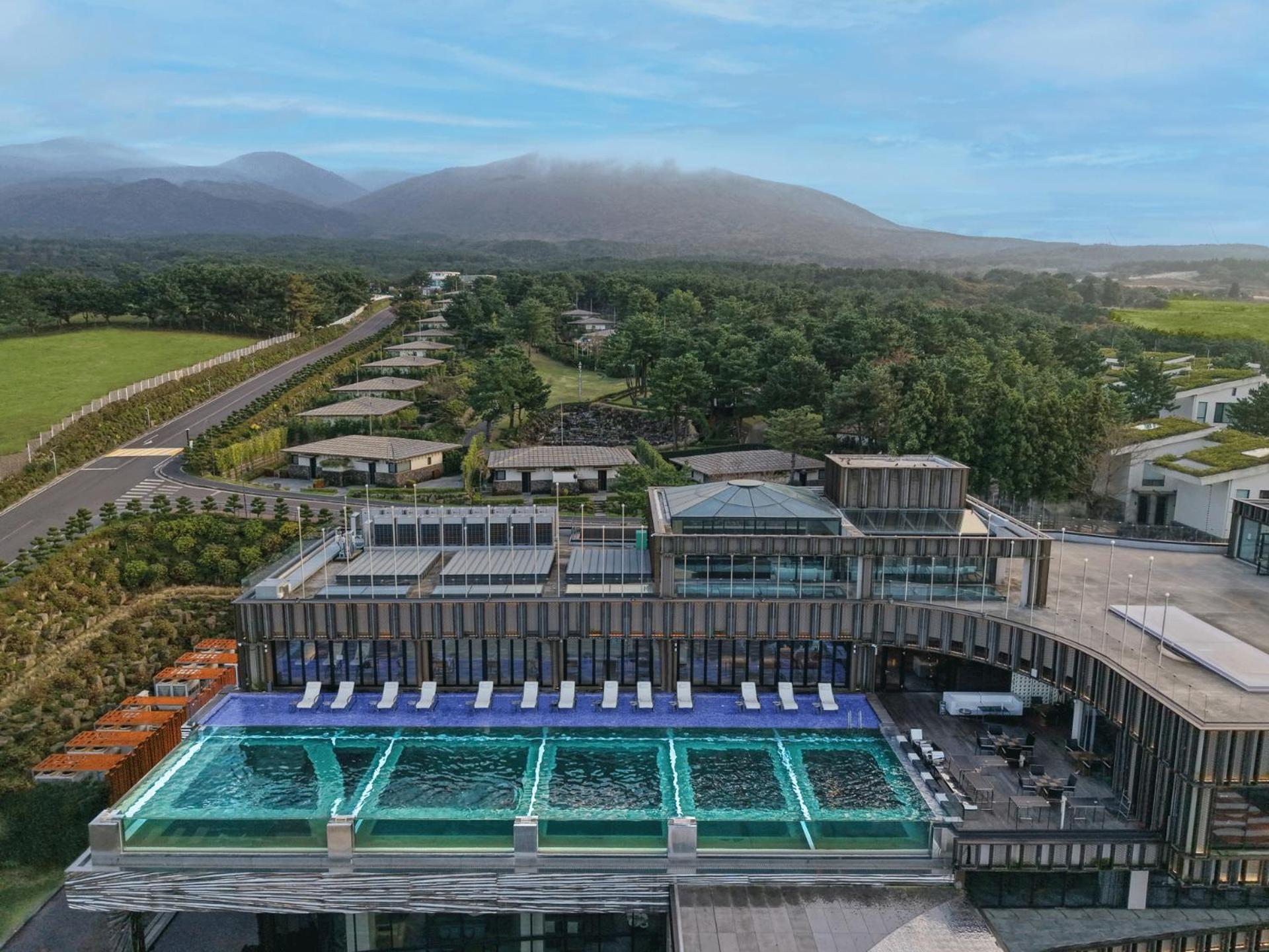 Hotel Amber Pure Hill & 5*