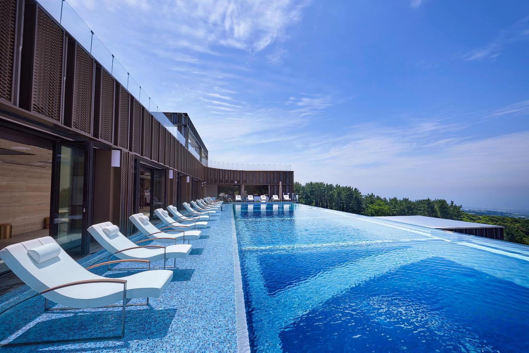 Amber Pure Hill & 5* Jeju