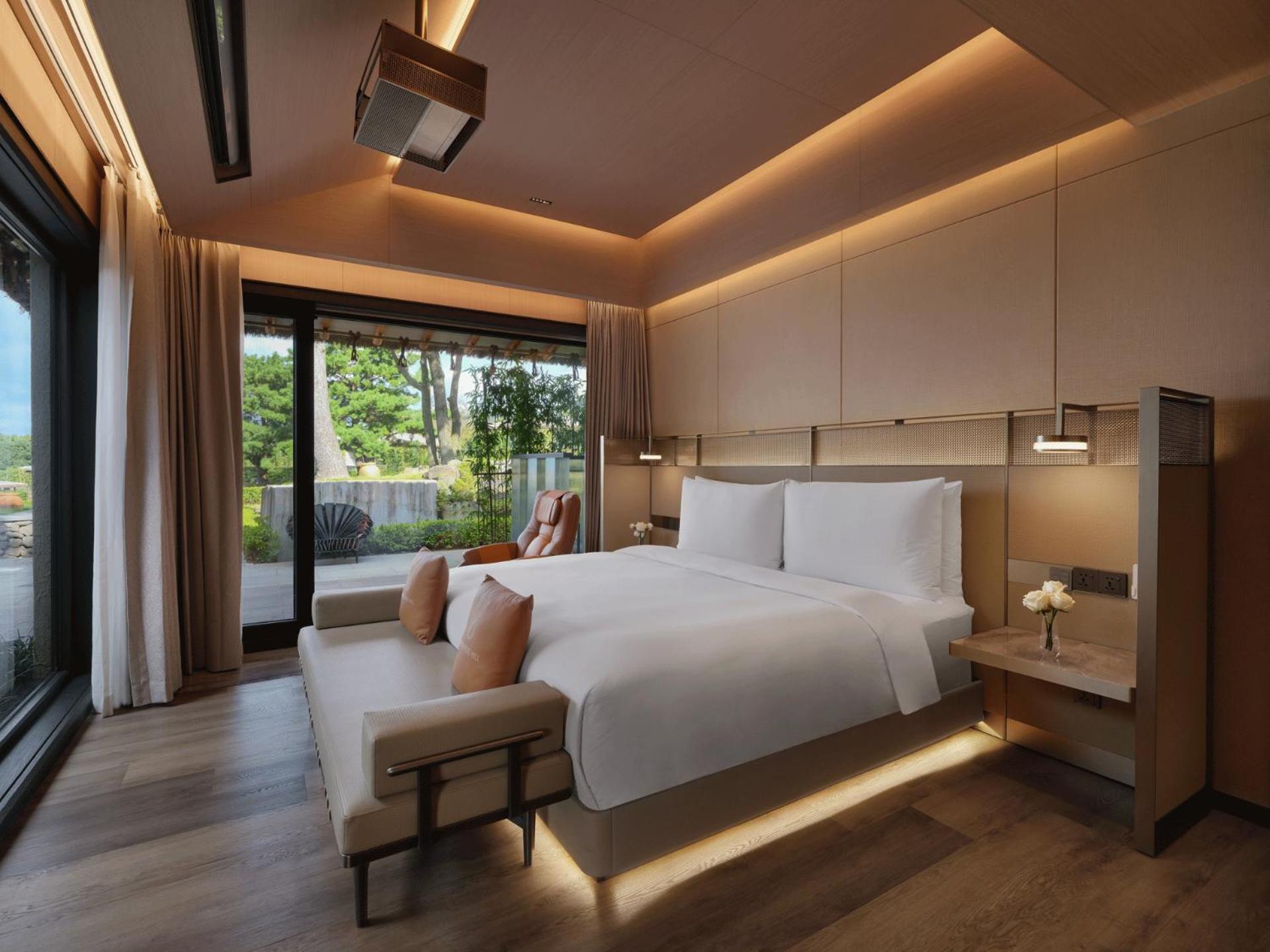 Hotel Amber Pure Hill & Jeju