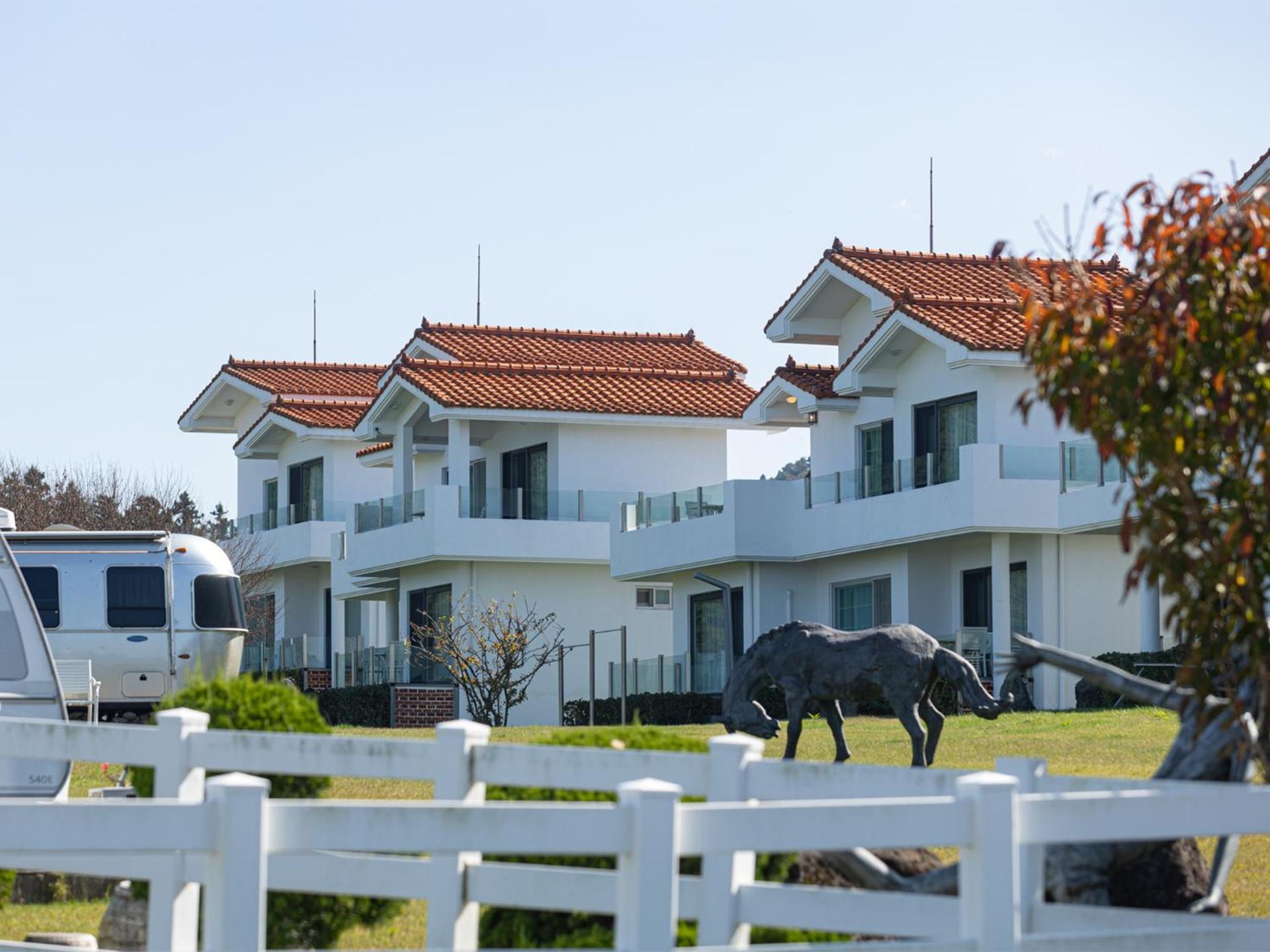 Amber Pure Hill & Hotel 5*
